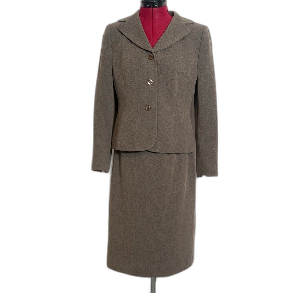 Le Suit Skirt Suit Woman's Petite Size 6P Brown 2-Piece Set Blazer & Skirt